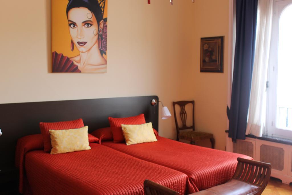 Casa Con Estilo Balmes B&B Barcelona Phòng bức ảnh